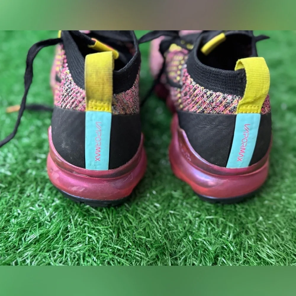 Nike excellent preowned